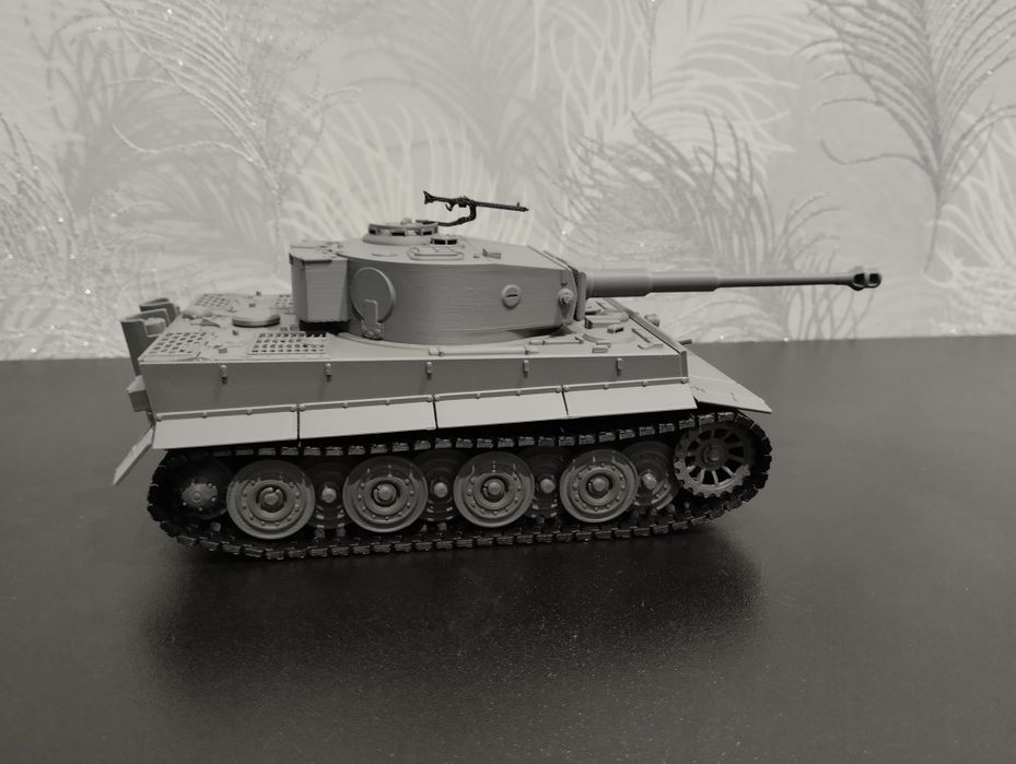 Модель танку Panzerkampfwagen VI Tiger Ausf. E версія 2 у масштабі 1:35.