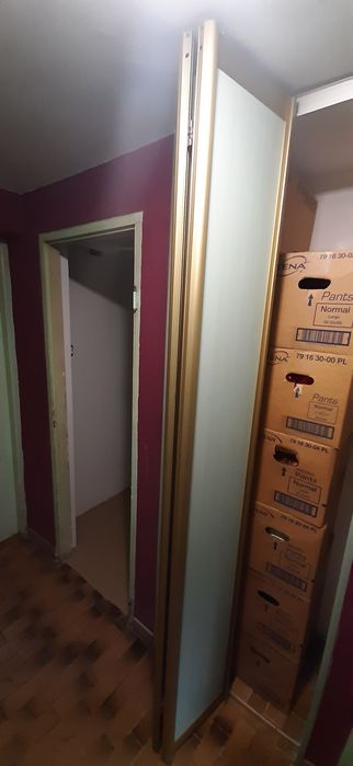 Drzwi przesuwane, wnękowe, harmonijkowe.