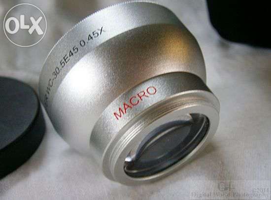 30.5mm Wide-Angle Lens 0.45x + Macro64750728708995124