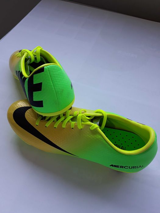 Nike Mercurial Veloce FG - para o número 40,5 - edição em Carbono
