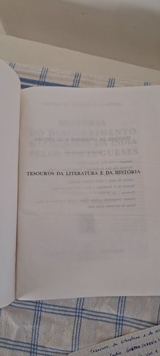 1 livro tesouros da Literatura e da História, livraria lello