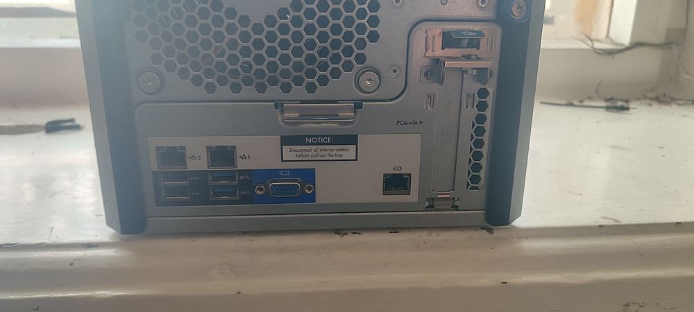 Продам HP ProLiant MicroServer Gen8