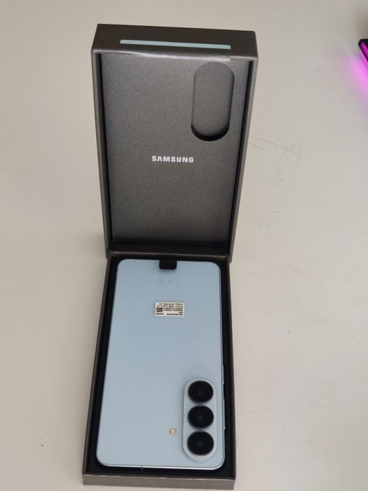 Samsung S26 (12/256Gb)