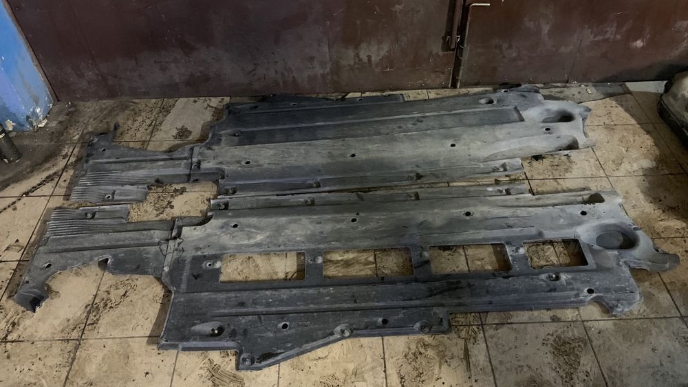 AUDI A6 C6 osłona podwozia prawa lewa osłony pod auto WYCISZENIE