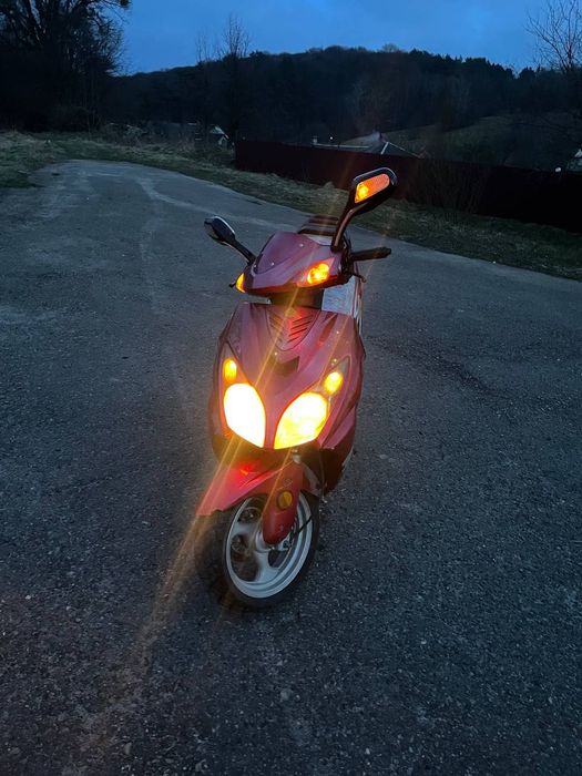 Продам скутер 80 куб