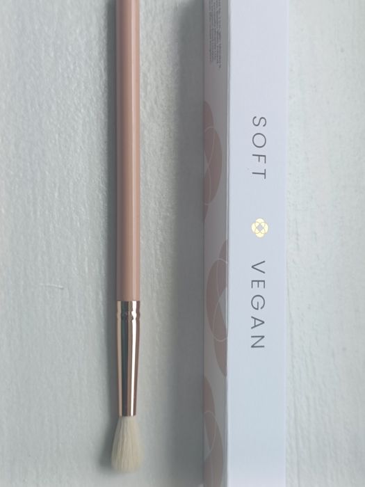 Annabelle Minerals pędzel do łączenia cieni do blendowania puchowy