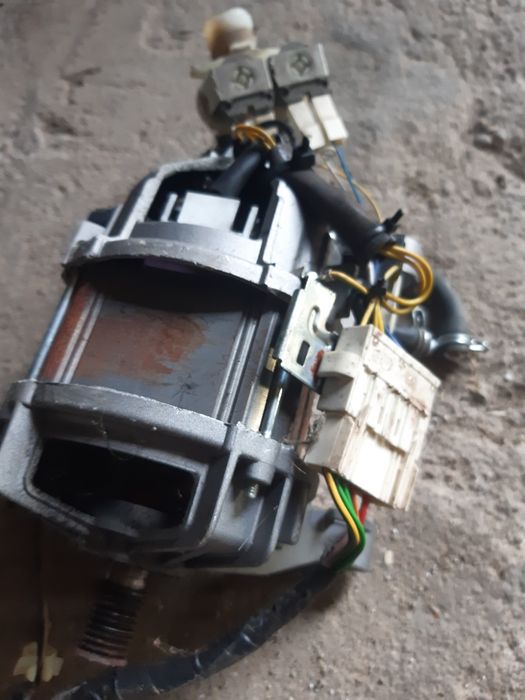 Sprzedam silnik od pralki