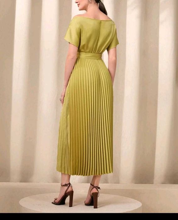 Vestido formal saia canelada