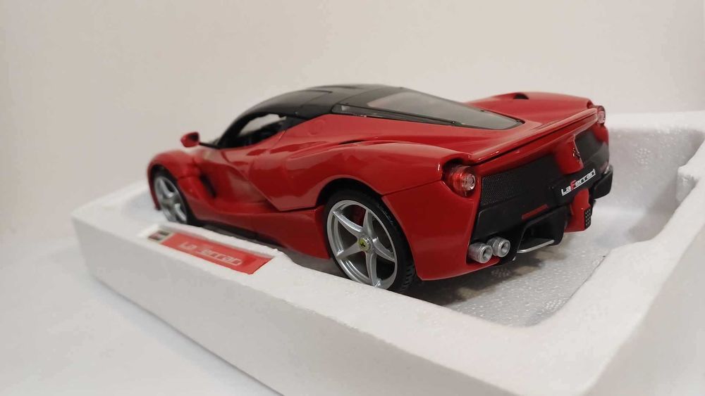 1/18 Ferrari Laferrari vm us - Burago Signature