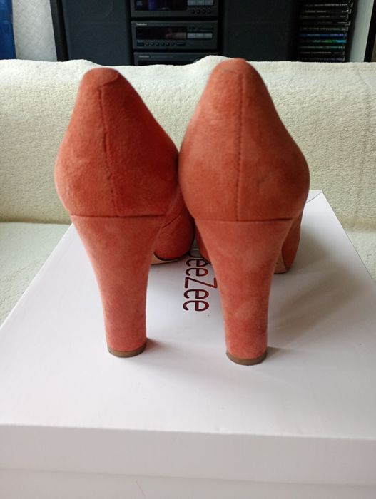 Czółenka Unisa skóra wyprzedaż