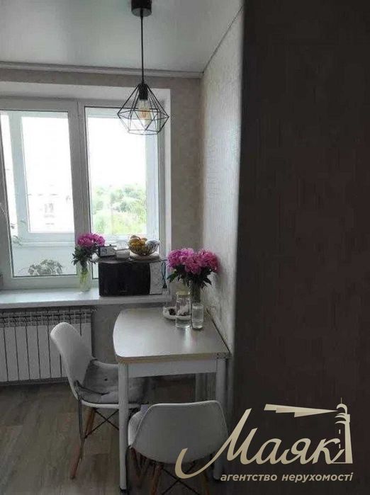 Продаж 1 кімнатної кварири Дніпровський район, вул. Весніна