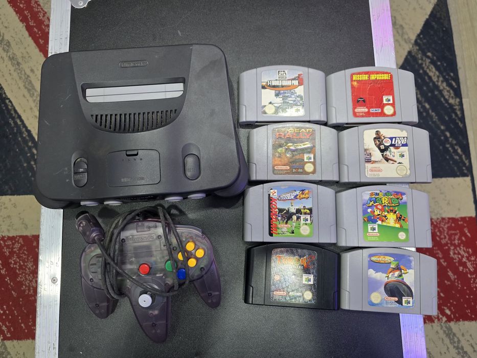 Consola Nintendo 64 com jogos!