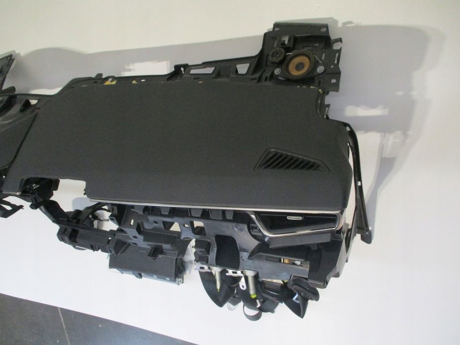Konsola pulpit deska TOYOTA COROLLA E21