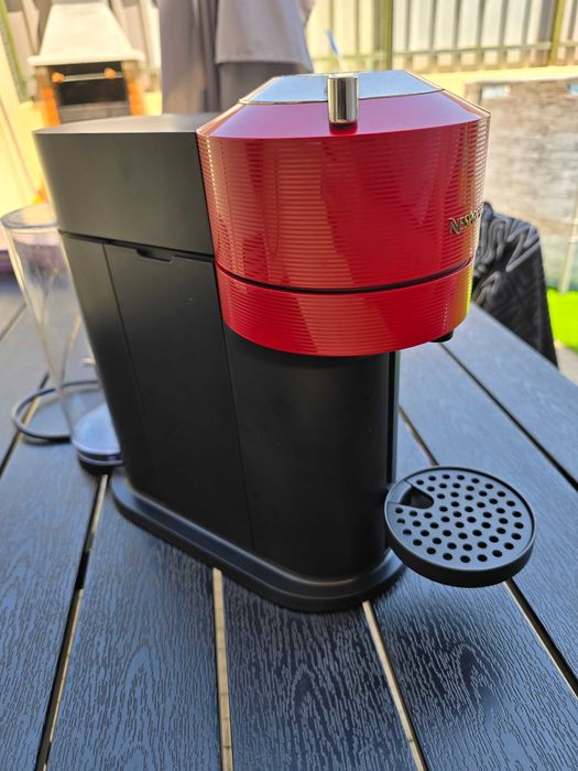 Nespresso Vertuo Next + Cápsulas de Café
