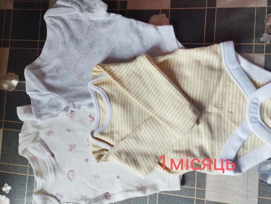 Продаються бодіки з коротким і довгим рукавом 0-3,3-6м