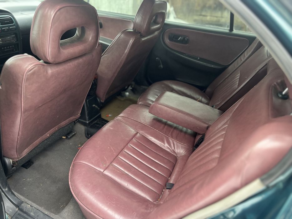 Ніссан пример 2.0 газ бенз