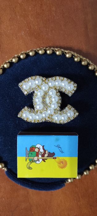 Брошка " Chanel"
