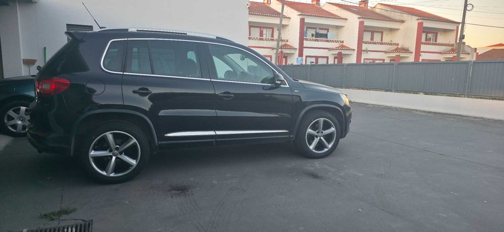 VW TIGUAN R-LINE 4-MOTION