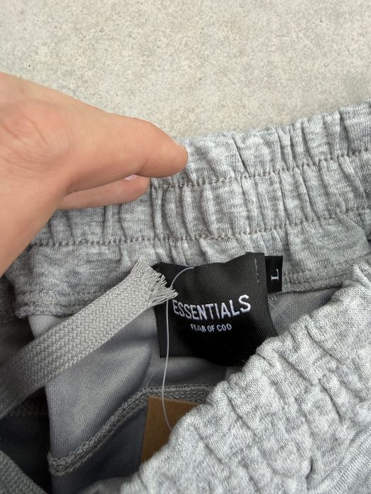 Spodenki essentials