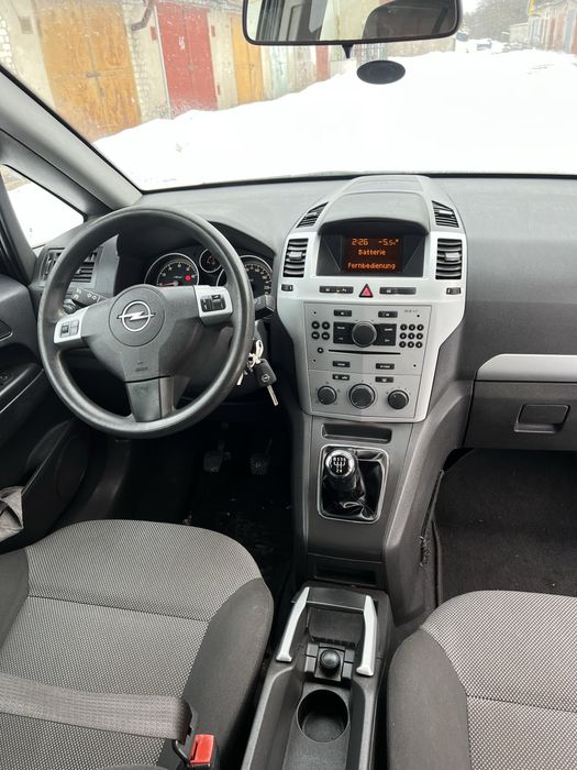 Свіжопригнаний Опель Зефіра з Німеччини