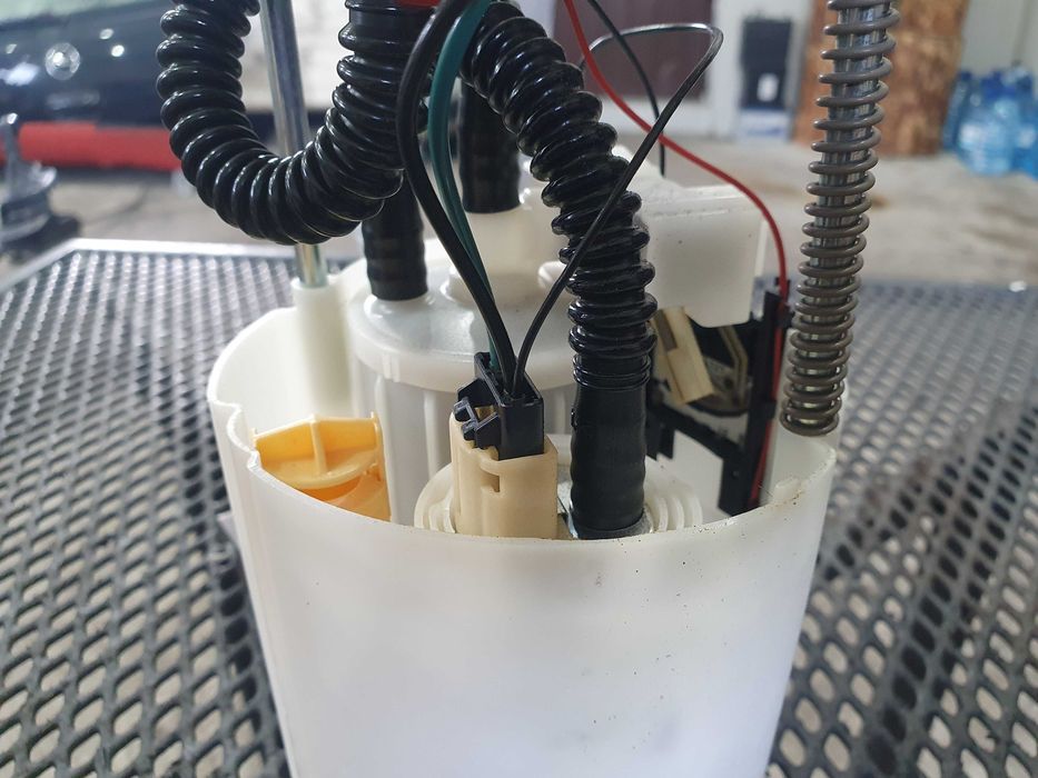 Pompa paliwa pływak czujnik wkład Opel Corsa D 1.2 benzyna sprawna