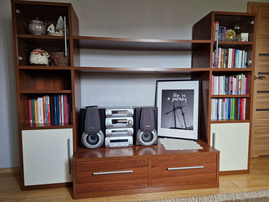 Segment IKEA, z szafkq pod TV,stan bdb