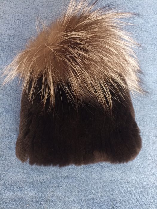 Хутряні шапки шиншила і ондатра плюс чорнобурка
