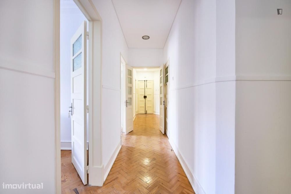 Quarto - localizado em Alameda Lisbon