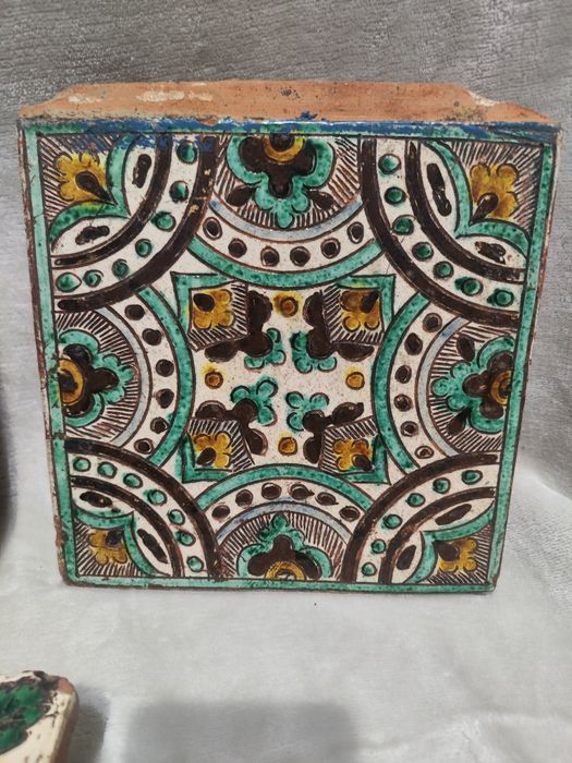 Продам дві кахлі Волощук кін 19 Поч 20 ст