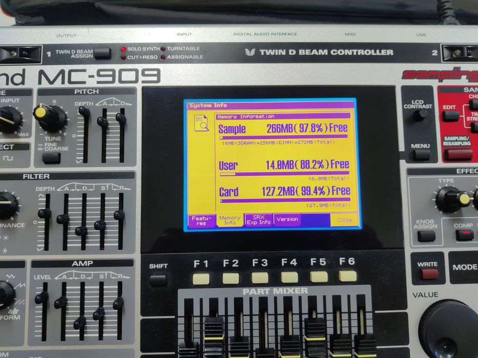 Polyend Play/ ACCESS VIrus / Roland MC 909/ TB-3