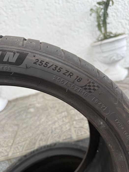Michelin Pilot Sport 4 255/35ZR18