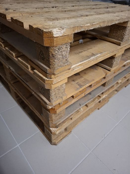 Vendo  paletes 104cm x 104cm