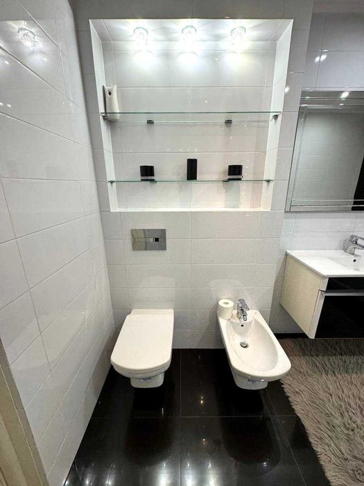 Котедж  з власним гаражем  Петра Полтави центр   300000