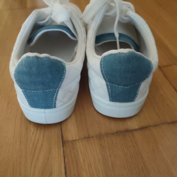 Obuwie damskie trampki