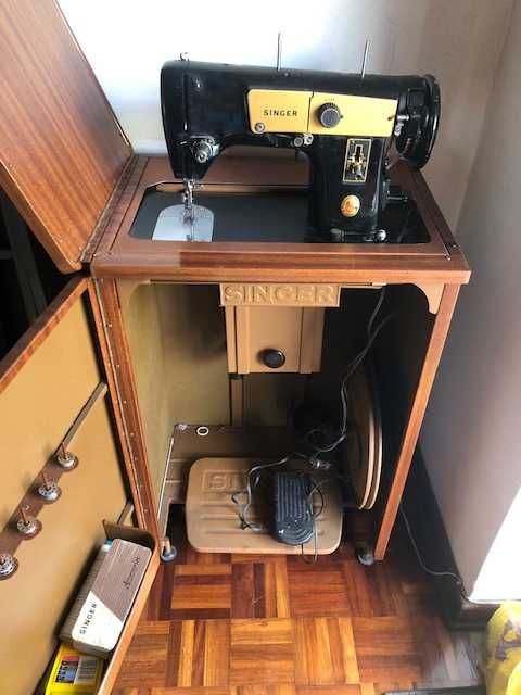 Máquina de costura Singer