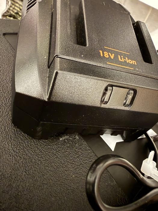 Ładowarka AEG AL18G