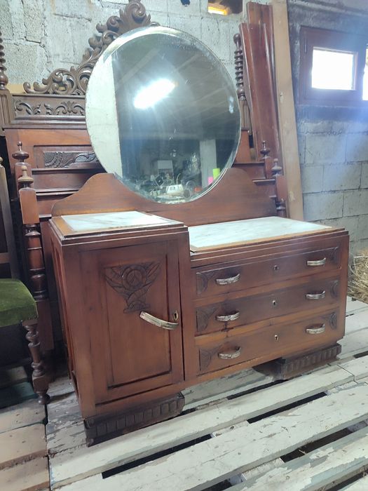 Mobílias antigas de quarto