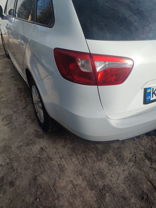 Продаю автомобіль сеат ібіця дуже економний та надійн автомобіль сеат