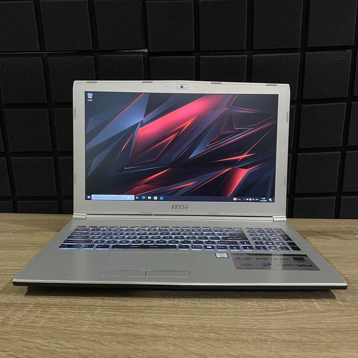 Ноутбук MSI PE62VR i7-7700HQ/32Gb/512SSD/GTX1060-6Gb Б/В