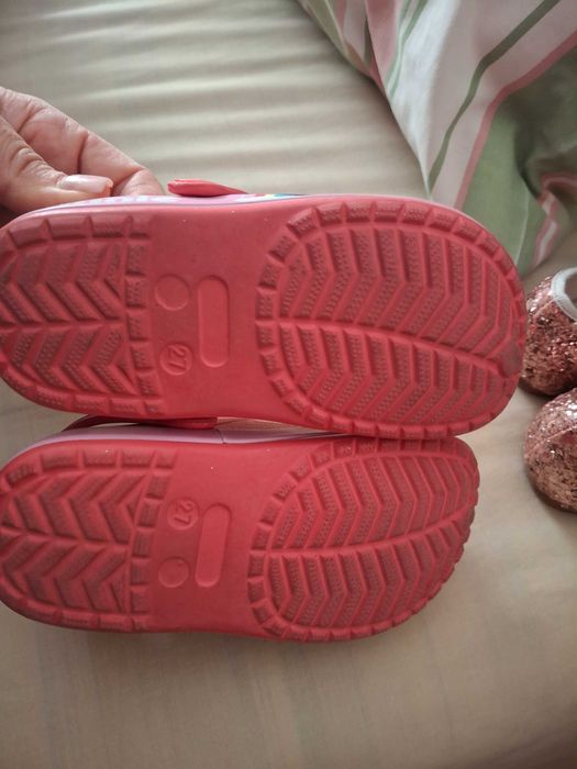 Sandálias tipo crocs T27