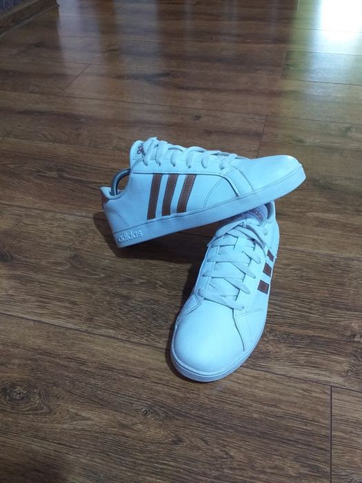 Кросівки жіночі Adidas