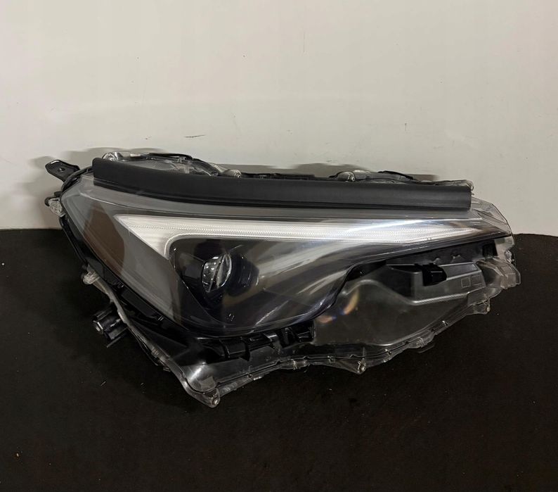 lampa prawa reflektor prawy lexus lbx full led nie klejony demontaż eu