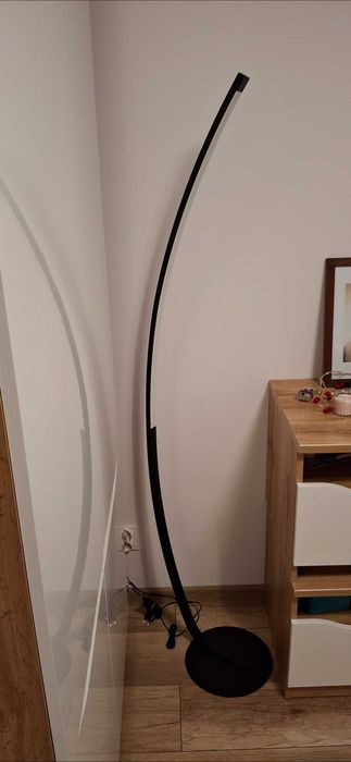 Lampa podłogowa Łukowa Czarna Led