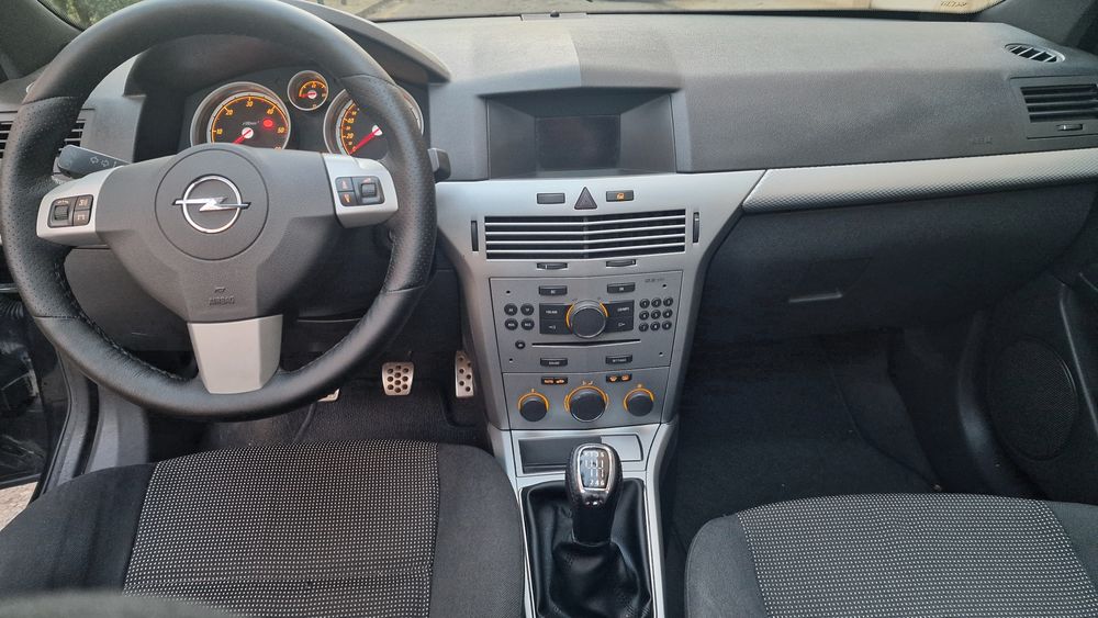 Opel astra gtc 1.7cdti 2010