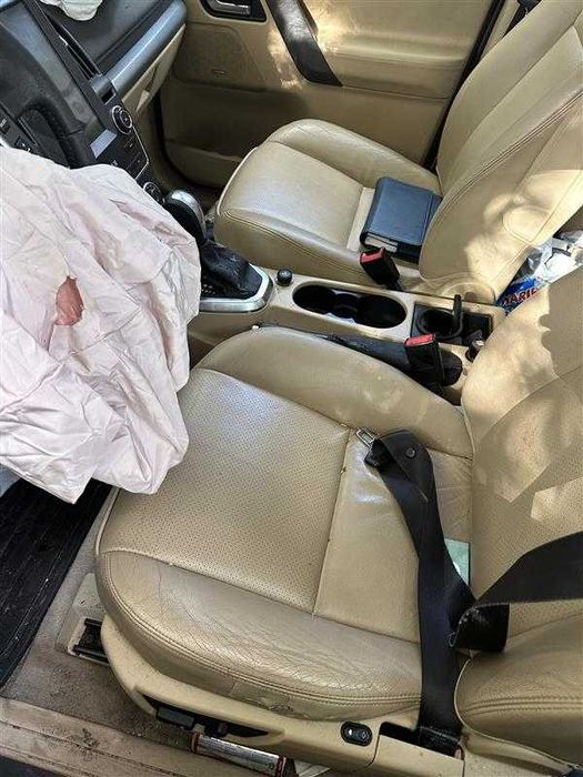 Land Rover Freelander 2 Bancos bege com TV e forras portas 450€