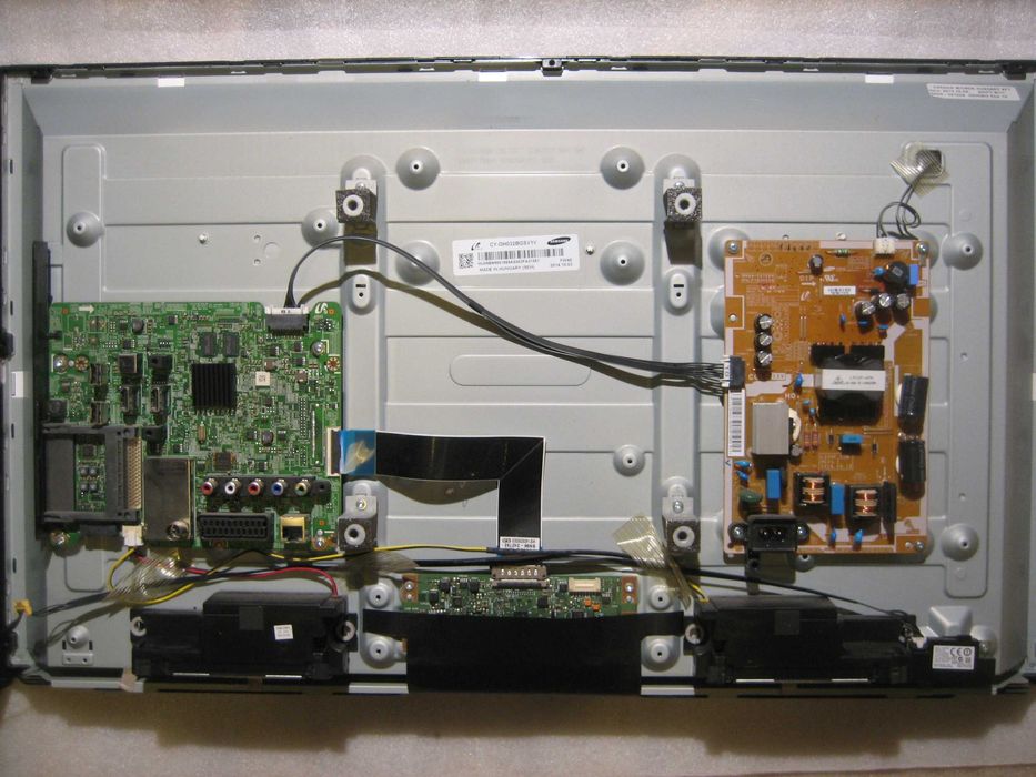 Плати від телевізора samsung UE32H5303AK розбита матриця