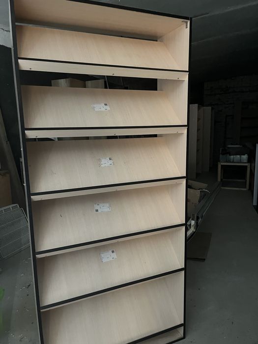 Полки для торгового приміщення , різні розміри та кольори