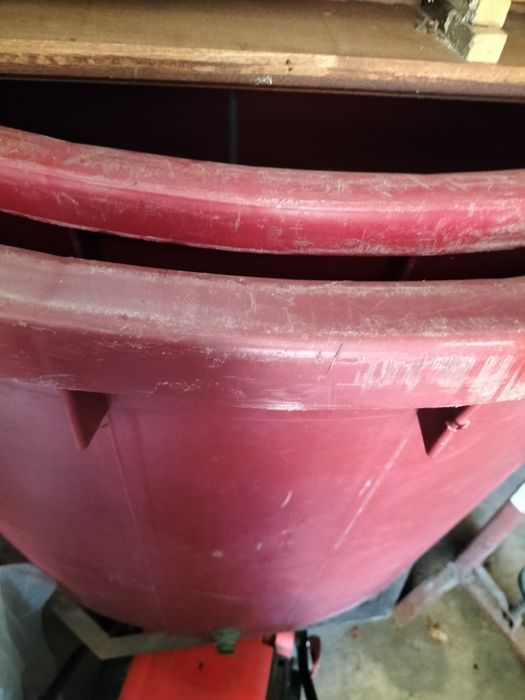 2 balsas de plástico