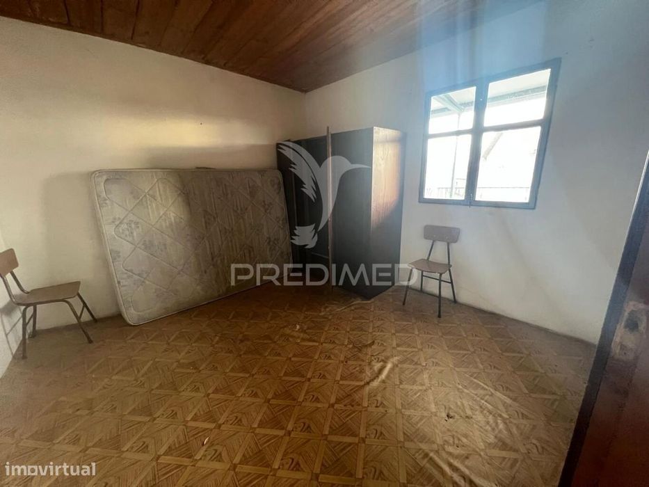 Prédio em propriedade total com elevado potencial de investimento –...