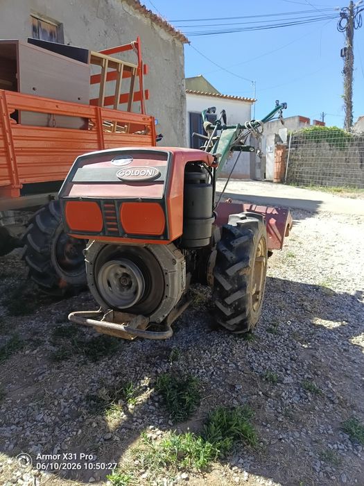 Goldoni de 14 cv com arranque elétrico.
